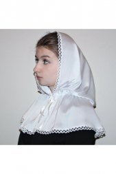 Капор искусственный шелк и кружевная отделка